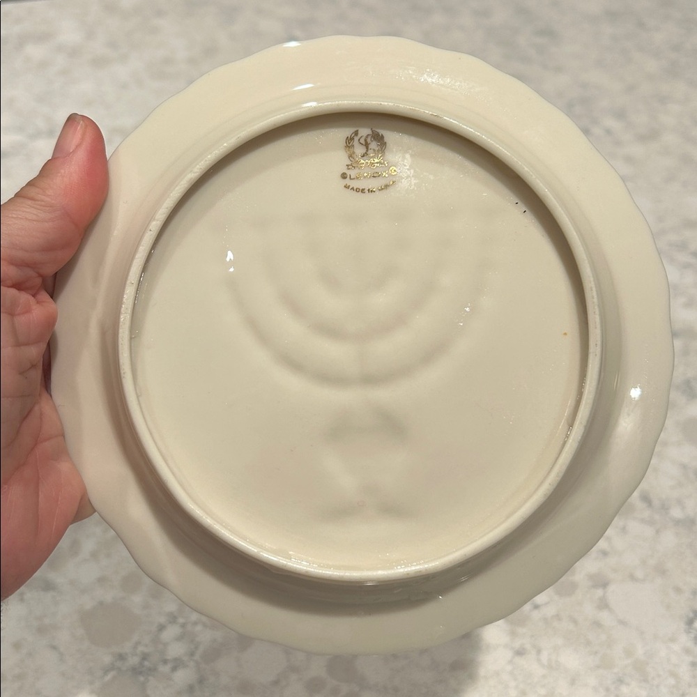 LENOX Menorah Decorative Plate with Gold Edge - Picture 3 of 3